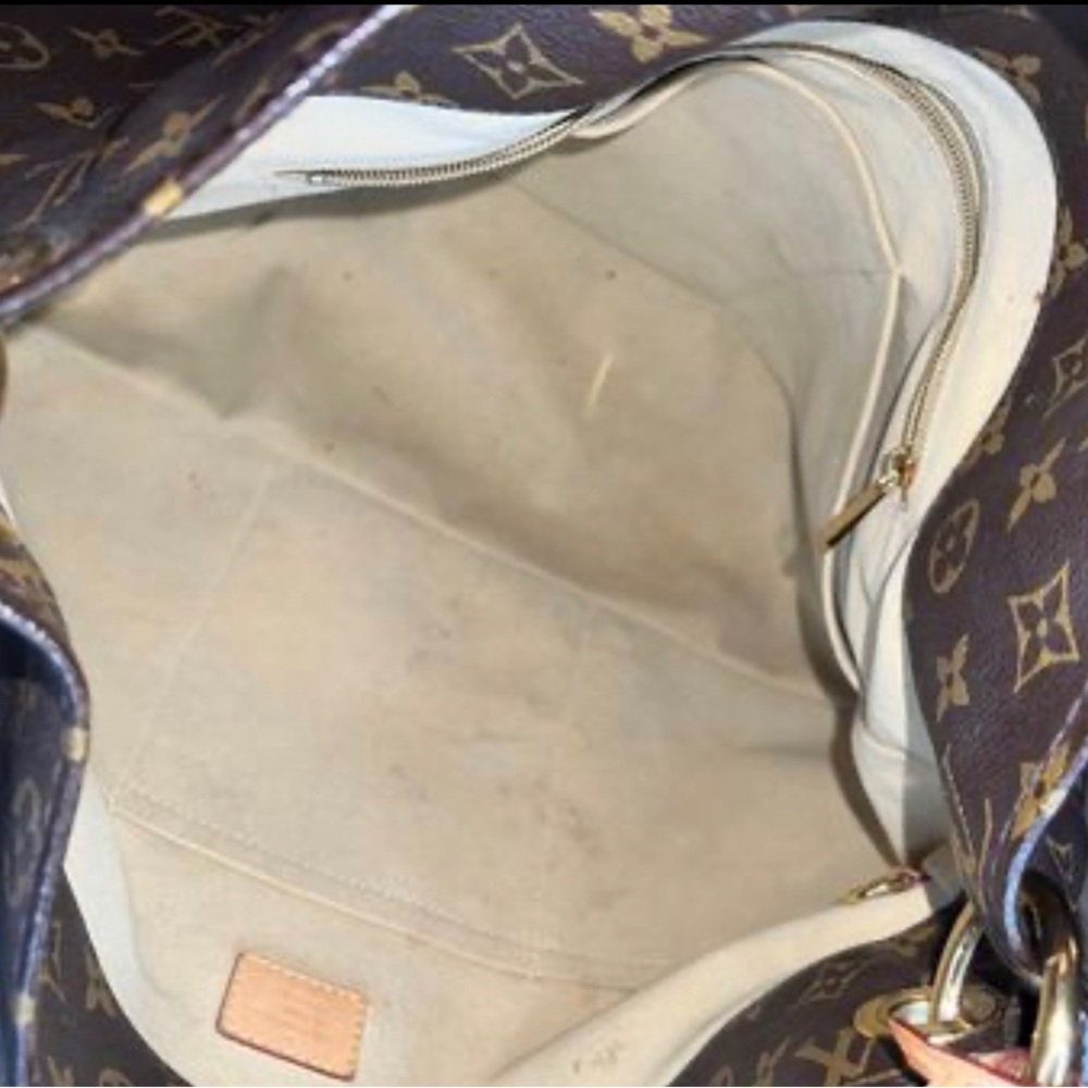 Authentic Louis Vuitton Artsy MM - Picture 10 of 10